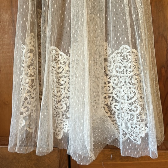 Rye Cream lace overlay party dress - Picture 5 of 8